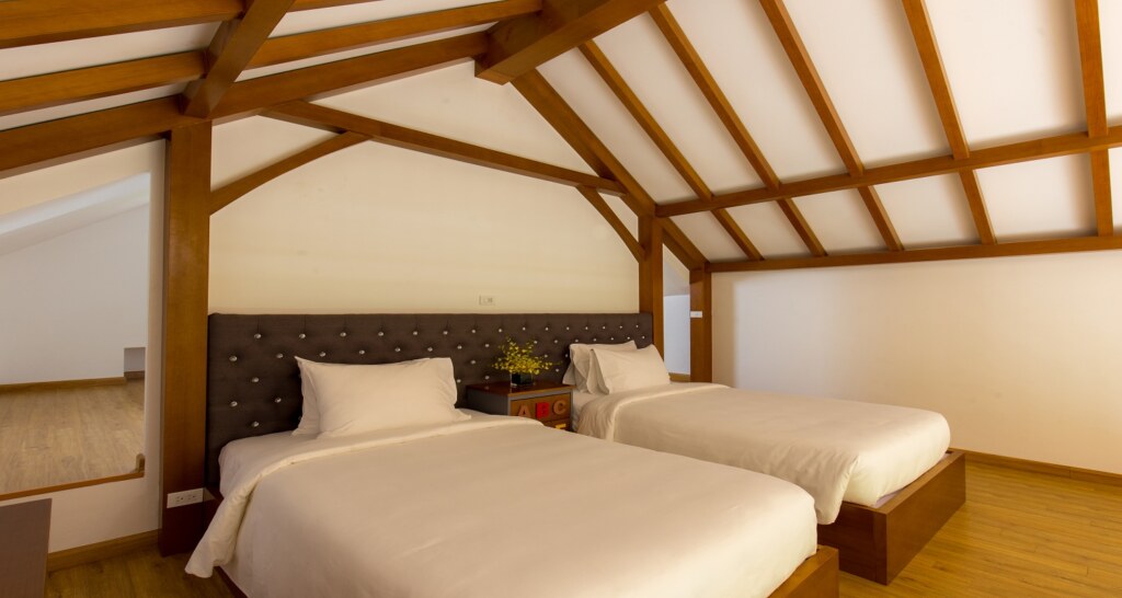 executive pool villa 32